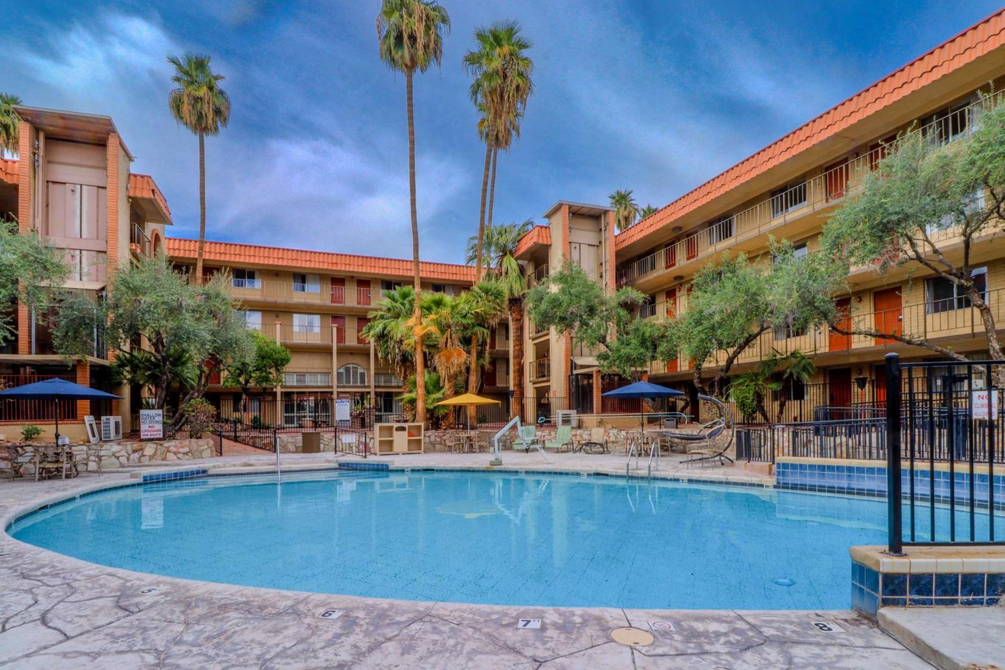 Motel 6 Phoenix, Az - Sky Harbor Экстерьер фото